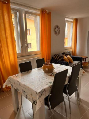 Casina gialla